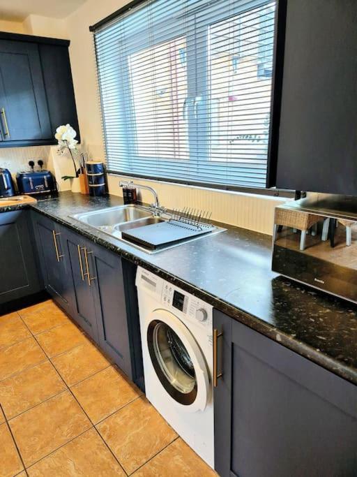 Home From Home 3 Bed,2 Bath House With Garden&Parking Near Centre&Tram Stop Sheffield Ngoại thất bức ảnh