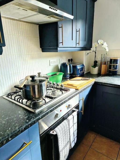 Home From Home 3 Bed,2 Bath House With Garden&Parking Near Centre&Tram Stop Sheffield Ngoại thất bức ảnh