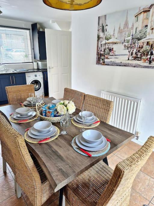 Home From Home 3 Bed,2 Bath House With Garden&Parking Near Centre&Tram Stop Sheffield Ngoại thất bức ảnh